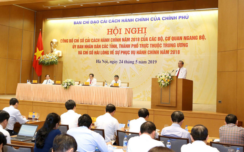 Ông Trương Hòa Bình, Ủy viên Bộ Chính trị, Phó Thủ tướng Thường trực Chính phủ, Trưởng ban Chỉ đạo cải cách hành chính của Chính phủ phát biểu tại Hội nghị. (Ảnh: Doãn Tấn/TTXVN)