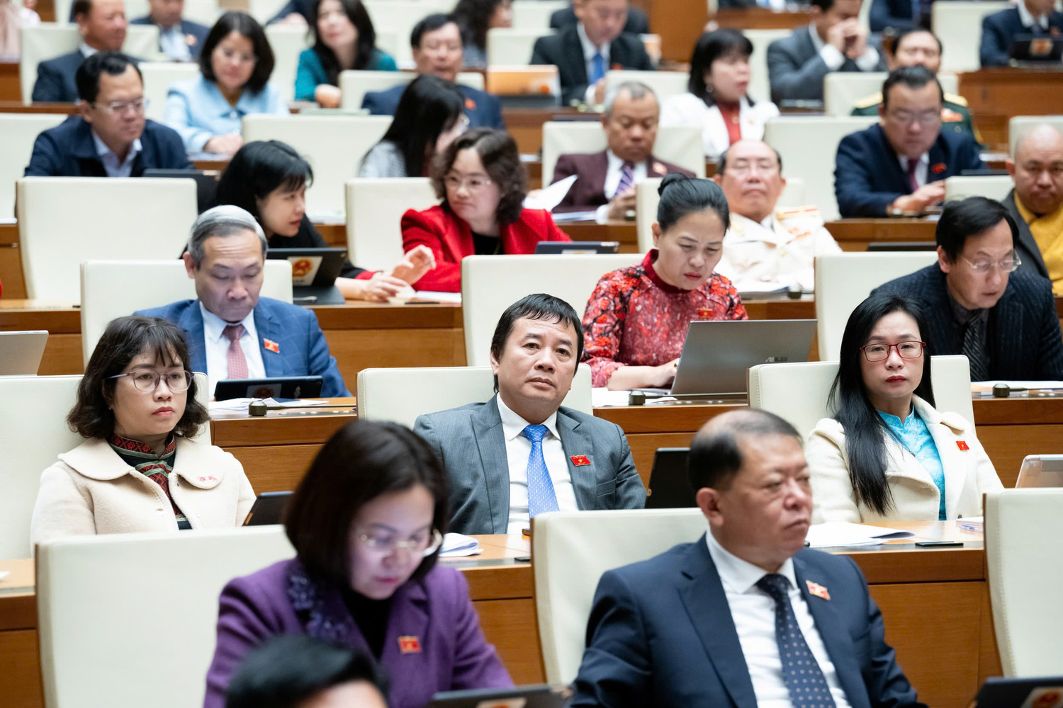 Bộ trưởng Nguyễn Chí Dũng nhấn mạnh tăng trưởng GDP cả nước năm 2025 cần đạt 8% trở lên, góp phần tạo nền tảng vững chắc để đạt tốc độ tăng trưởng hai con số trong thời gian đủ dài, bắt đầu từ năm 2026. (Ảnh: QH/Vietnam+) Năm 2025: Mục tiêu tăng trưởng 8% với quy mô GDP đạt trên 500 tỷ USD