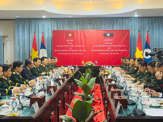 会談の様子(写真:国防省) z7116616067649-03ebc409b36ee847858bd92053a4f4ea.jpg