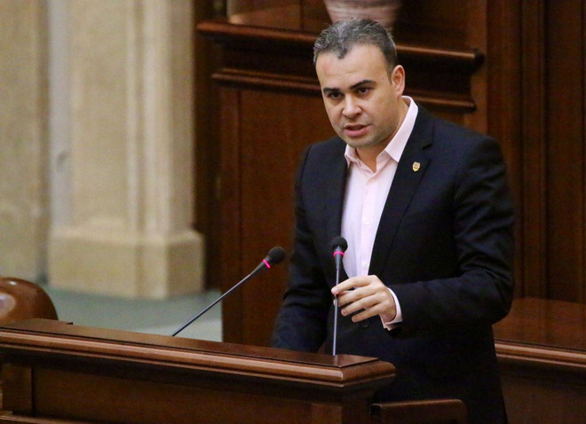 Bộ trưởng Tài chính Romania từ chức do cáo buộc tham nhũng ảnh 1