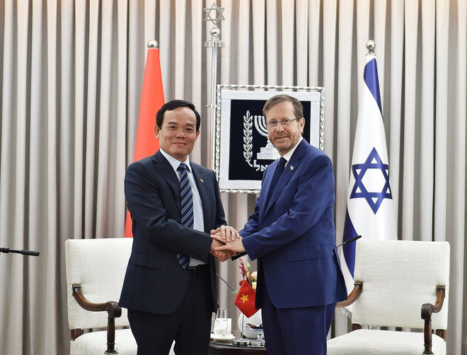 Phó Thủ tướng Chính phủ Trần Lưu Quang hội kiến Tổng thống Israel Isaac Herzog. (Ảnh: Vũ Hội/TTXVN) Phó Thủ tướng Trần Lưu Quang hội kiến Tổng thống Israel Isaac Herzog ảnh 1