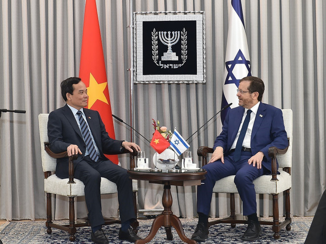 Phó Thủ tướng Chính phủ Trần Lưu Quang trao đổi với Tổng thống Israel Isaac Herzog về quan hệ hai nước. (Ảnh: Vũ Hội/TTXVN) Phó Thủ tướng Trần Lưu Quang hội kiến Tổng thống Israel Isaac Herzog ảnh 2