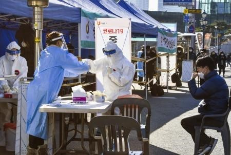 Hàn Quốc công bố gói cứu trợ 8,5 tỷ USD hỗ trợ doanh nghiệp, người dân ảnh 1