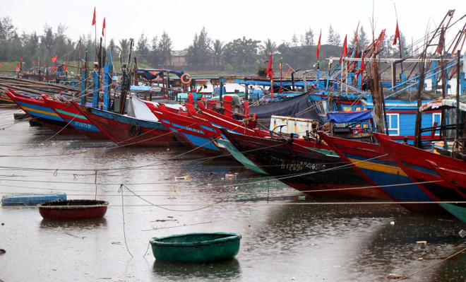 Đêm 16/7, nhiều vùng biển có mưa dông kèm thời tiết nguy hiểm ảnh 1