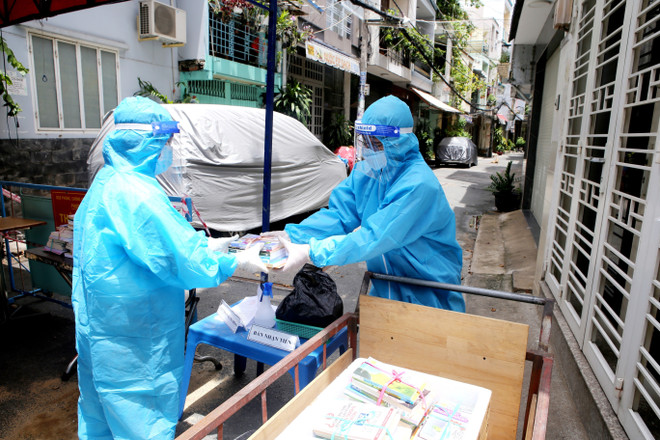 TP.HCM “căng mình” chống dịch COVID-19: Toàn lực chặn đà lây lan ảnh 2