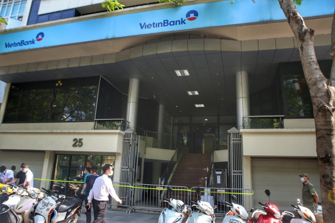 Tòa VietinBank bị phong tỏa không có hoạt động giao dịch với khách ảnh 1