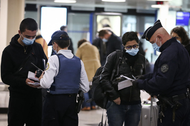 Canada bắt buộc khách nhập cảnh từ Trung Quốc có xét nghiệm âm tính ảnh 1