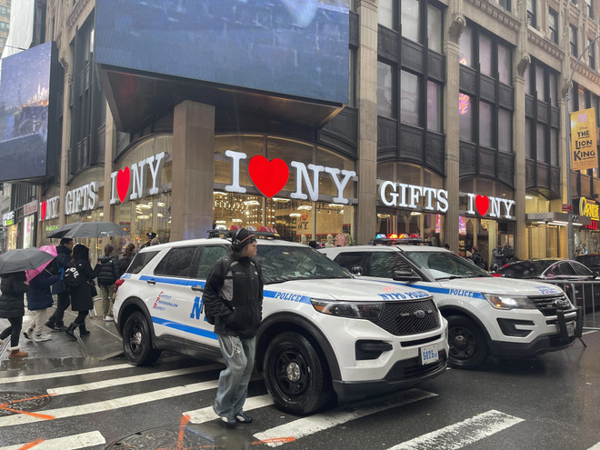 Các thành phố của Mỹ thắt chặt an ninh vào dip Năm Mới 2023 ảnh 2
