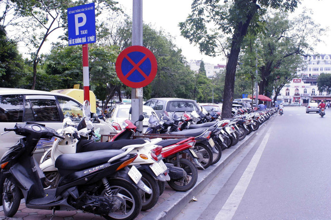 Hà Nội: Các điểm trông giữ xe tiếp tục tăng giá tùy tiện, bát nháo ảnh 1