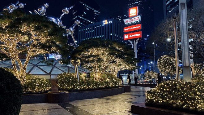 Thế giới trải qua Giáng sinh trầm lắng nhất trong nhiều thập kỷ ảnh 1