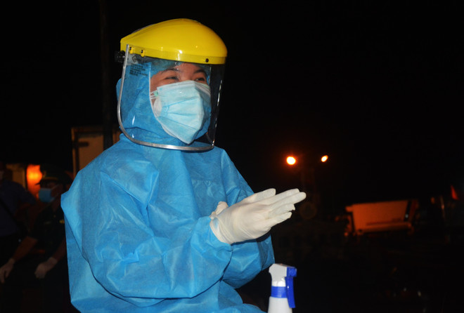 TTXVN tiếp tục hỗ trợ vật dụng bảo hộ y tế cho thành phố Đà Nẵng ảnh 1