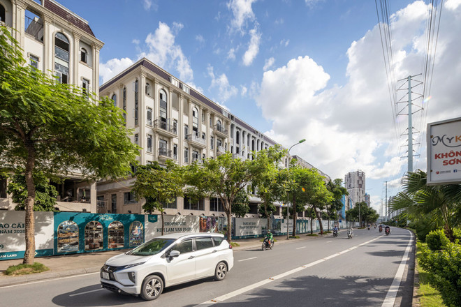 Nỗ lực vượt “bão” COVID-19, Him Lam Vạn Phúc chào đón cư dân đầu tiên ảnh 3