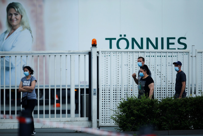 Đức: Hơn 1.550 ca nhiễm, bang Nordrhein-Westfalen tái phong tỏa ảnh 1