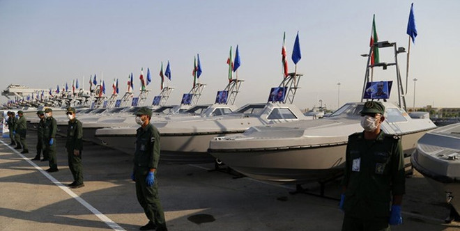 Hải quân Iran tiếp nhận hơn 100 tàu chiến hiện đại tự sản xuất ảnh 1