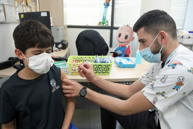 Thế giới có thêm gần 490.000 ca mắc và 5.400 ca tử vong 24 giờ qua ảnh 2