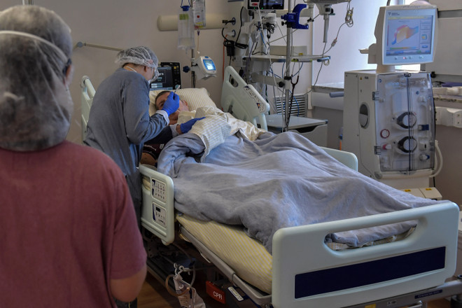 Thế giới có thêm gần 490.000 ca mắc và 5.400 ca tử vong 24 giờ qua ảnh 1