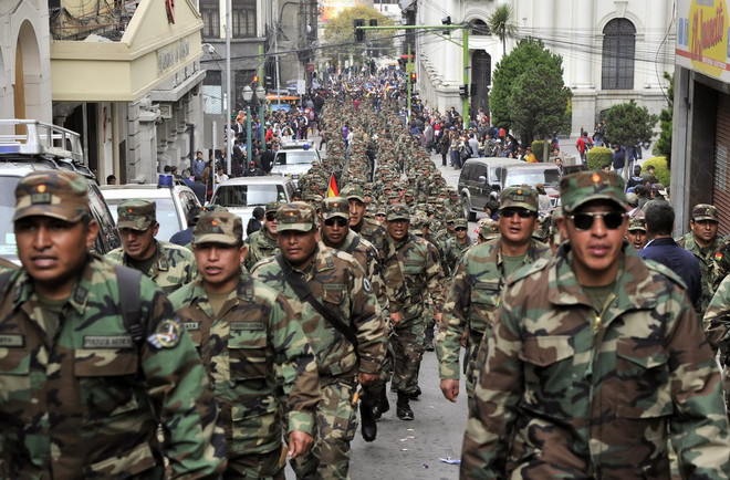 [Photo] Bolivia loại ngũ hơn 700 binh sỹ tham gia đình công ảnh 1