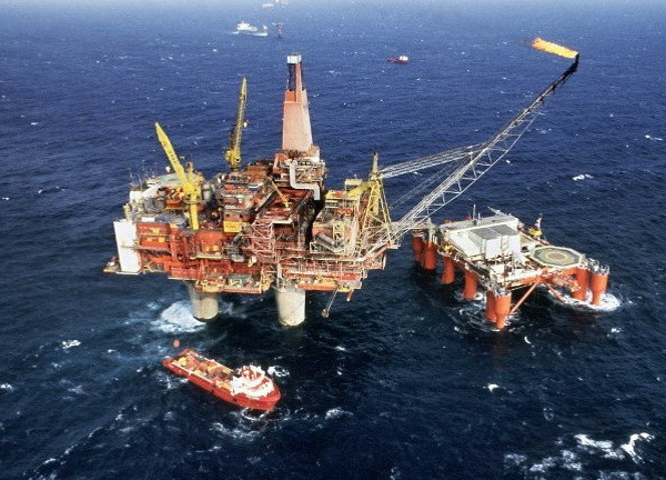 Dự trữ dầu mỏ của Mỹ đạt mức cao nhất kể từ năm 1932 ảnh 1