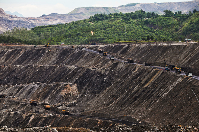 Quảng Ninh: Khởi tố 2 phó giám đốc ngành than tội lợi dụng chức vụ ảnh 1