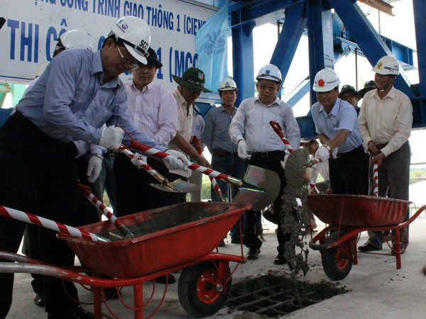 Cà Mau: Hợp long cầu Năm Căn bắc qua sông Cửa Lớn ảnh 1