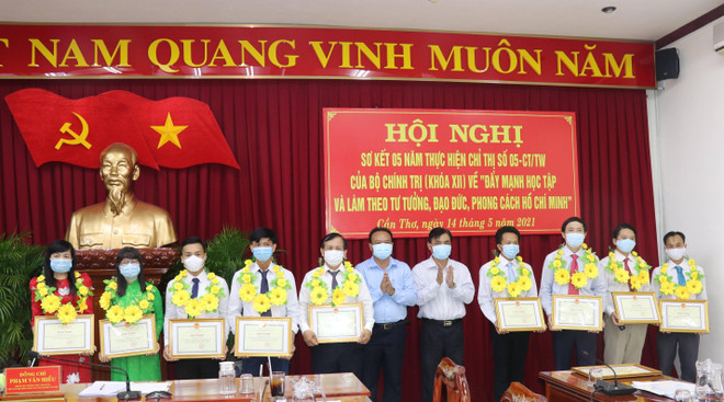 Cần Thơ: Thực hiện Chỉ thị số 05, xây dựng Đảng bộ trong sạch ảnh 2