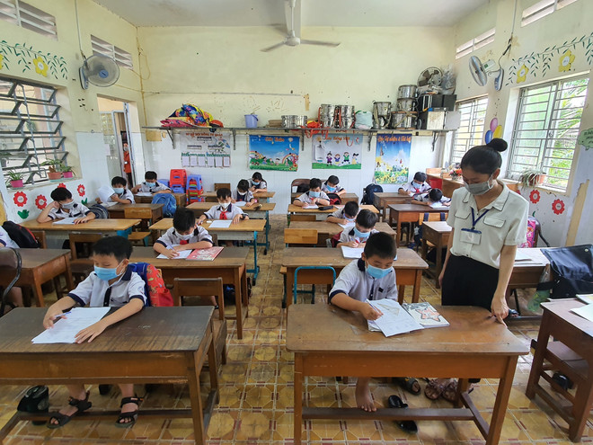 Cà Mau, Long An cho học sinh tạm dừng đến trường để phòng dịch ảnh 1