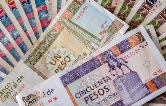 Đồng peso của Cuba. (Ảnh: NNN/TTXVN) Cuba năm 2021: Làm sao để đánh thức một nền kinh tế đang “ngủ đông”? ảnh 2