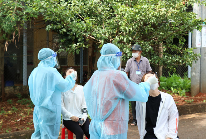 Thành phố Buôn Ma Thuột phong tỏa tạm thời để xét nghiệm sàng lọc F0 ảnh 1