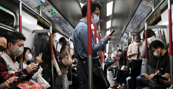 Hong Kong tiếp tục phá kỷ lục về số ca nhiễm COVID-19 mới trong ngày ảnh 1