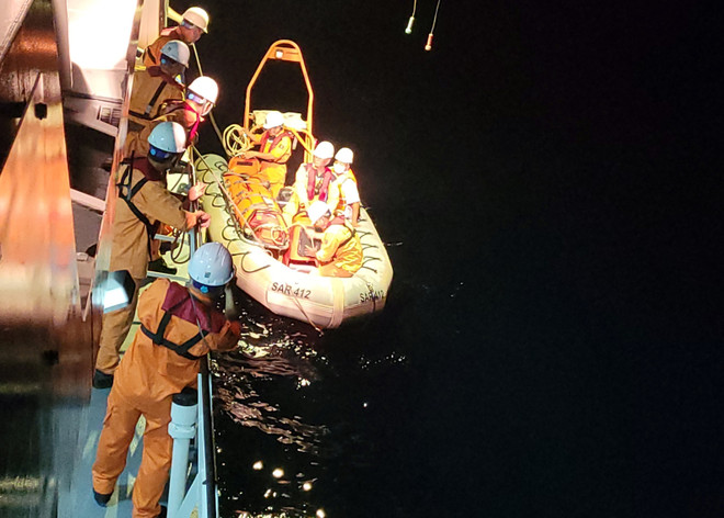 Cứu nạn kịp thời thuyền viên tàu cá bị viêm ruột thừa trên biển ảnh 2