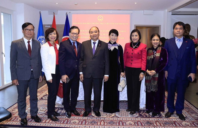 Chủ tịch nước gặp gỡ Phái đoàn đại diện thường trực Việt Nam ở Geneva ảnh 2