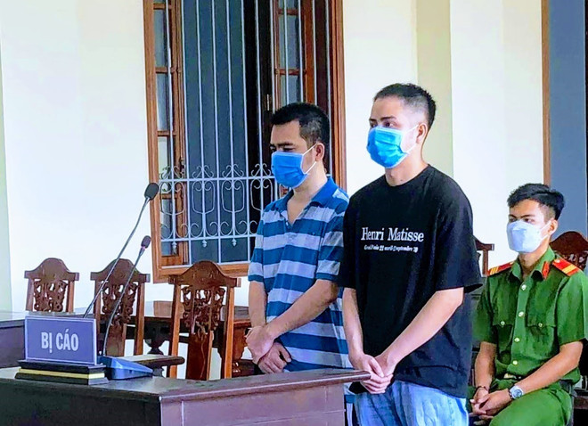 Phạt tù 2 sỹ quan cảnh sát giao thông về tội “Tham ô tài sản” ảnh 1