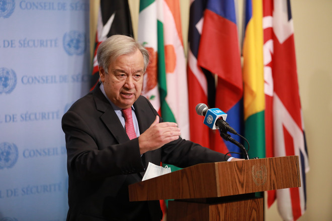 Tổng Thư ký Liên hợp quốc Antonio Guterres phát biểu với báo giới tại New York, Mỹ, ngày 11/10/2021. (Ảnh: THX/TTXVN) Tổng Thư ký Liên hợp quốc kêu gọi bảo vệ quyền phụ nữ trên thế giới ảnh 1