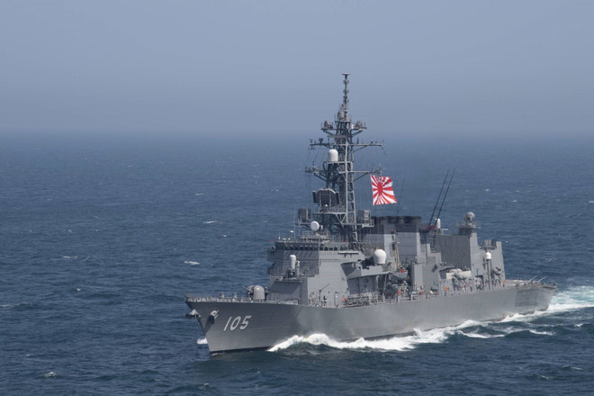 Tàu khu trục Nhật Bản bị mắc cạn, có dấu hiệu rò rỉ dầu ảnh 1