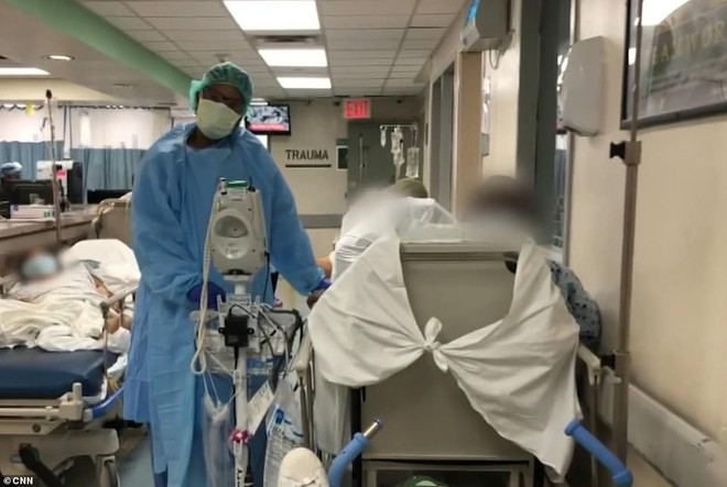 Bệnh viện Mỹ quá tải, phải đưa xác bệnh nhân COVID-19 vào xe đông lạnh ảnh 2