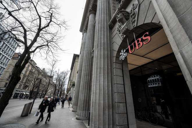 Ngân hàng UBS hoàn tất thương vụ thâu tóm Credit Suisse ảnh 1