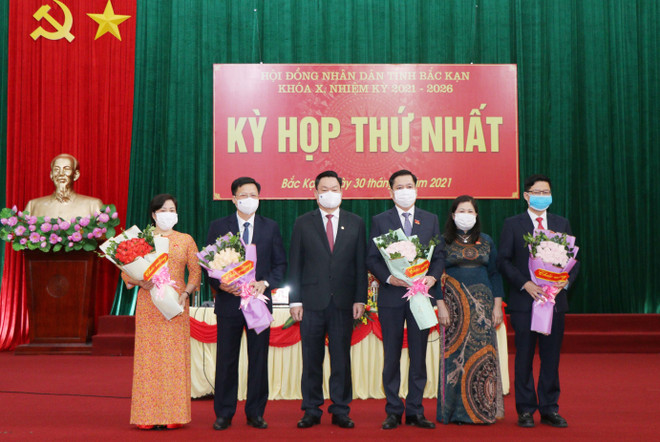 Kiện toàn các chức danh chủ chốt của HĐND và UBND tỉnh Bắc Kạn ảnh 2