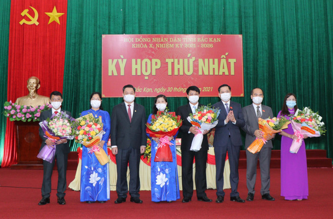 Kiện toàn các chức danh chủ chốt của HĐND và UBND tỉnh Bắc Kạn ảnh 1