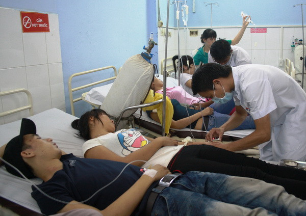 Bình Dương: Gần 200 công nhân nhập viện do nghi ngộ độc ảnh 1