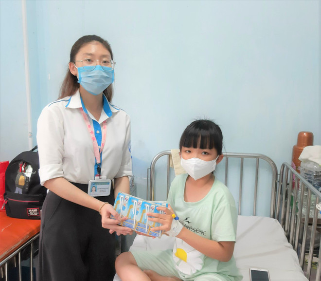 450.000 ly sữa yêu thương từ Cô gái Hà Lan tiếp sức cho tâm dịch ảnh 2