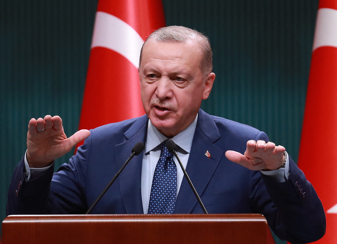Tổng thống Thổ Nhĩ Kỳ Recep Tayyip Erdogan phát biểu tại cuộc họp báo ở Ankara. (Ảnh: AFP/TTXVN) Thổ Nhĩ Kỳ chuẩn bị xây dựng kênh đào mới tránh eo biển Bosphorus ảnh 1
