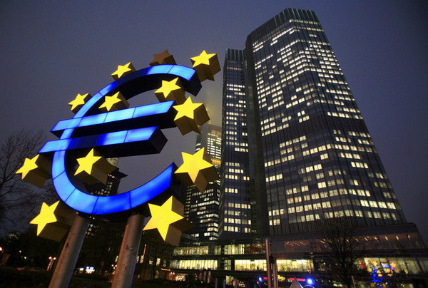 ECB cắt giảm lãi suất xuống mức thấp kỷ lục 0,25% ảnh 1