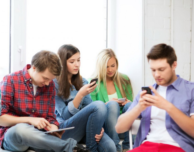 Người dân Argentina “nghiện nặng” sử dụng smartphone ảnh 1