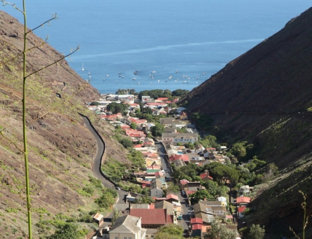 Sắp có chuyến tới hòn đảo nơi Napoleon từng bị lưu đày ảnh 1