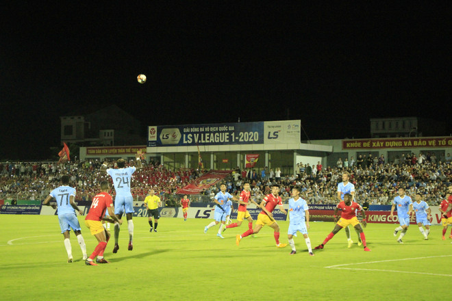 Hồng Lĩnh Hà Tĩnh chia điểm với SHB Đà Nẵng trên sân nhà ảnh 2