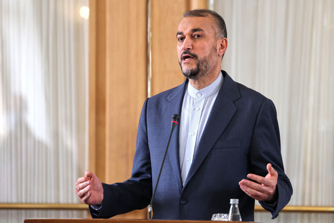 Ngoại trưởng Iran Hossein Amir Abdollahian phát biểu tại cuộc họp báo ở Tehran ngày 8/5/2022. (Ảnh: AFP/TTXVN) Iran để ngỏ khả năng đạt được thỏa thuận JCPOA nếu Mỹ tuân thủ cam kết ảnh 1