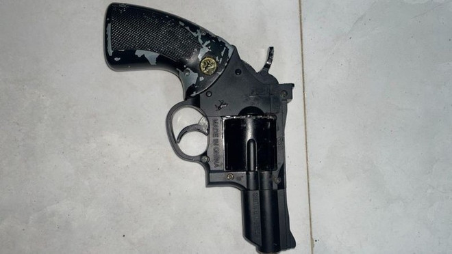 Bình Dương: Bắt giữ nhóm đối tượng mua bán ma túy và tàng trữ súng ảnh 2