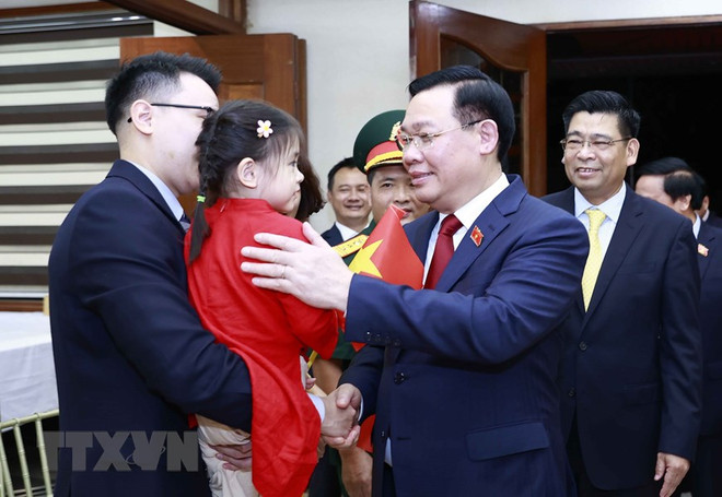 Chủ tịch QH: ĐSQ tham mưu, thúc đẩy hơn nữa quan hệ với Philippines ảnh 1