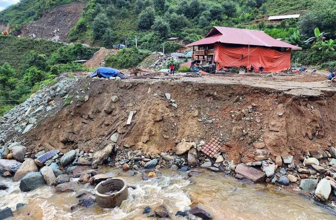Sơn La xuất hiện một số điểm sạt lở đất, đá sau trận mưa lớn ảnh 1
