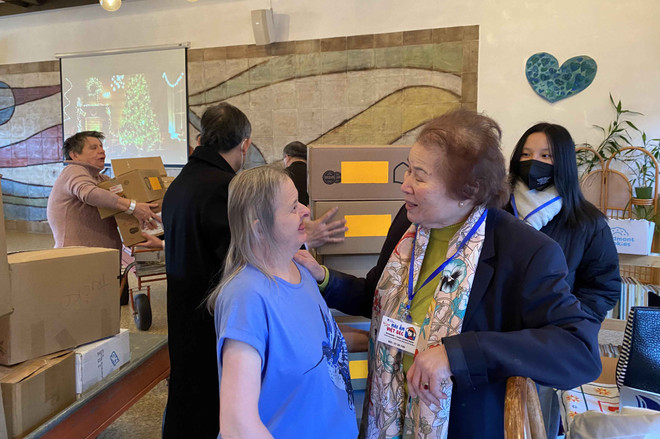 "Mái ấm Việt-Séc" lan tỏa hơi ấm tình người trong mùa Giáng sinh ảnh 2